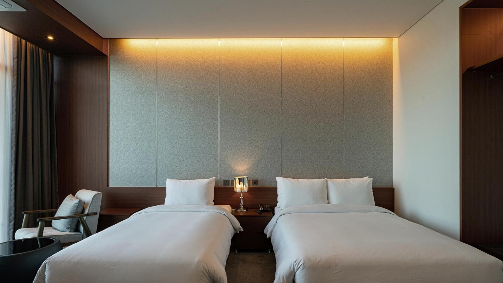 Hotel Jcs Йосу Екстер'єр фото